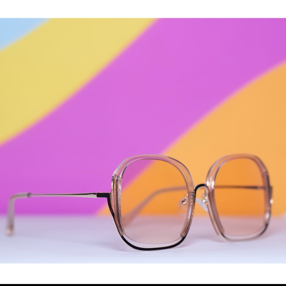 70s Style Oversized Light Tint Sunglasses with Gold Frame